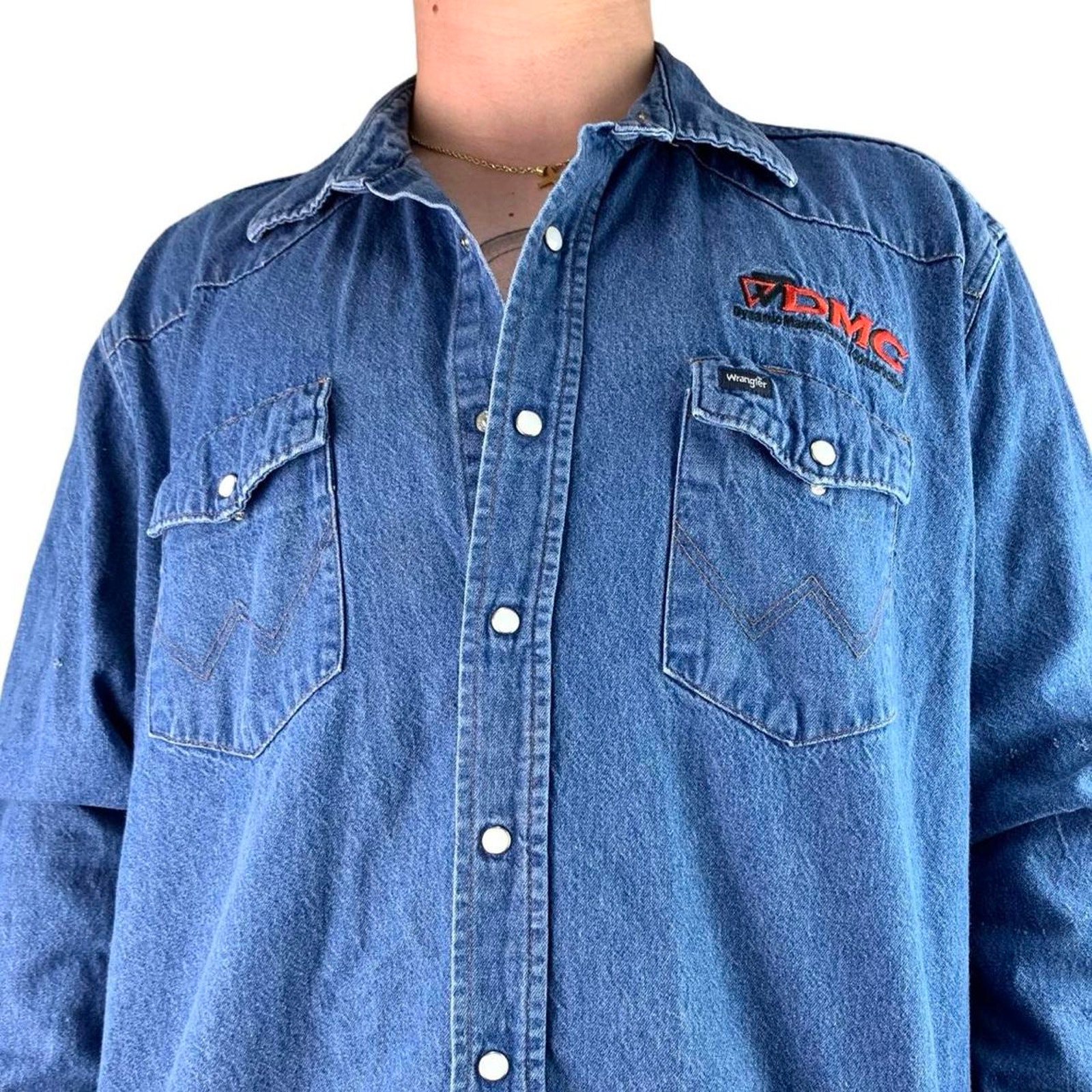 Vintage 90s Wrangler Pearl Snap Embroidered Denim Button Up Shirt
